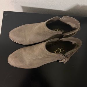 Excellent condition, Size 7.5